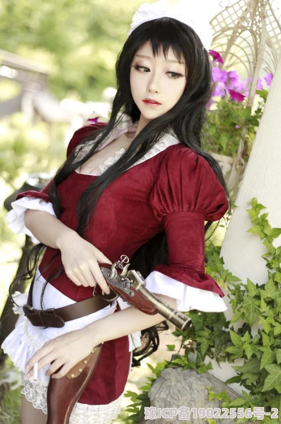 驯服女教师听说她私下喜欢Cosplay而且还是个游戏高手