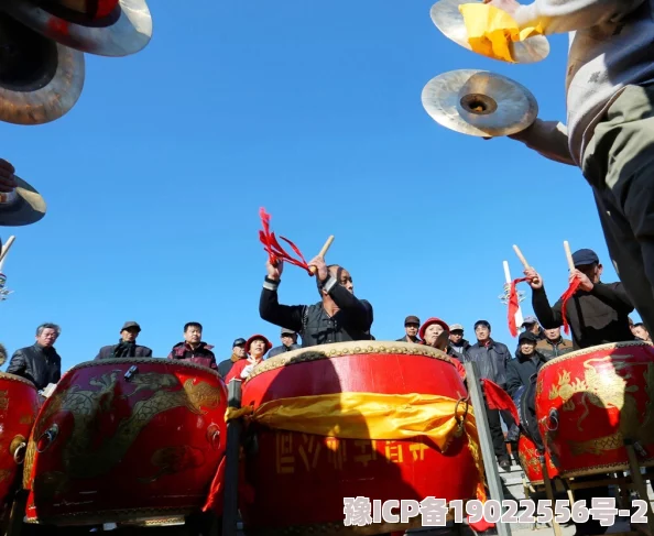 铜铜铜锵锵锵锵原标题《锣鼓喧天》花絮曝光展现幕后精彩花絮